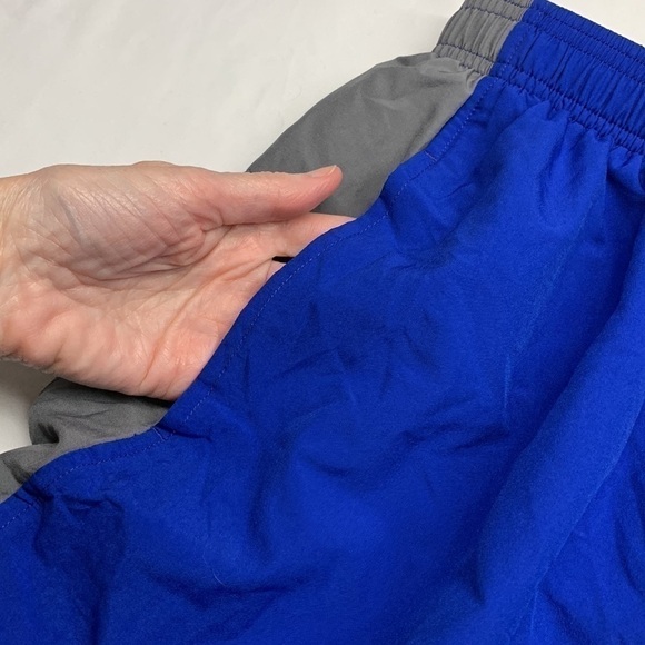 Under Armour Mens Athletic Shorts Size Small - Picture 4 of 9